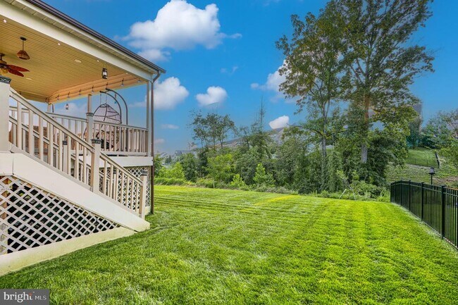 Building Photo - 7142 Starmount Ct