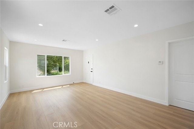 Building Photo - 2521 Manhattan Ave