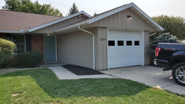Building Photo - 1593 Plainfield Dr