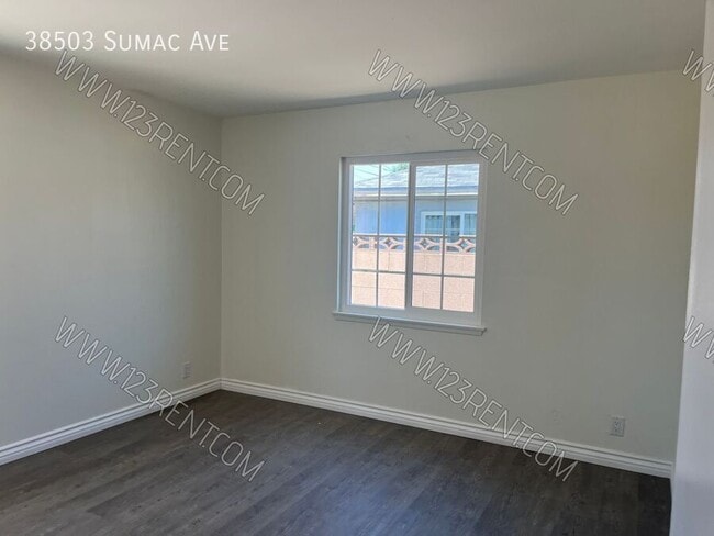 Building Photo - 38503 Sumac Ave