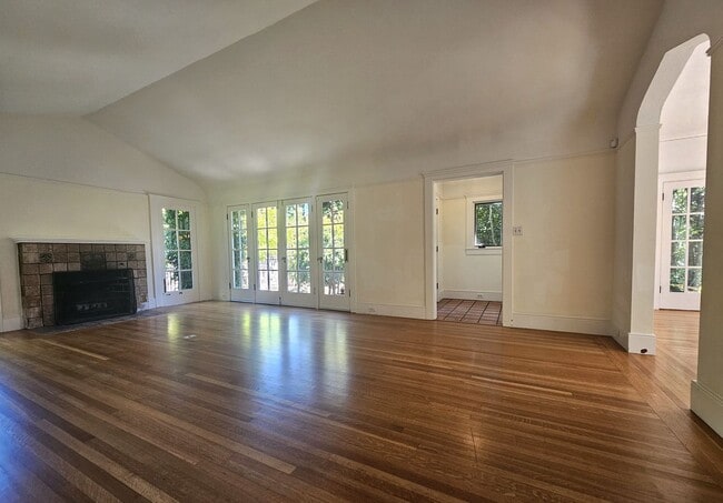Building Photo - 4-Bedroom Single Family Home in Palo Alto-  lease take over