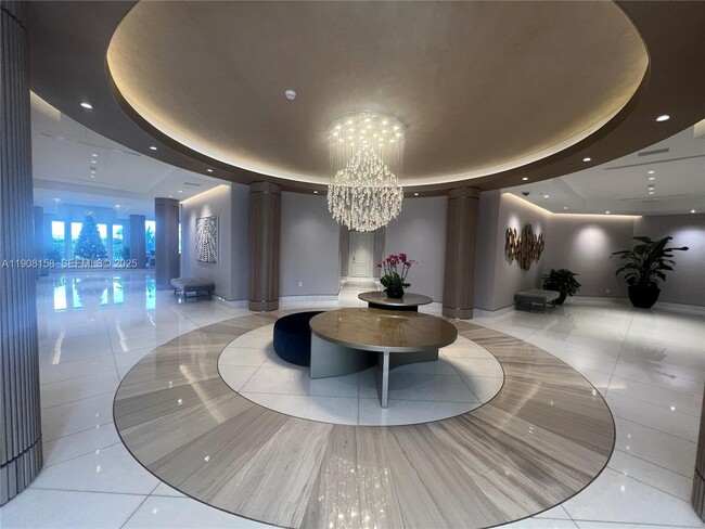 Building Photo - 888 Brickell Key Dr