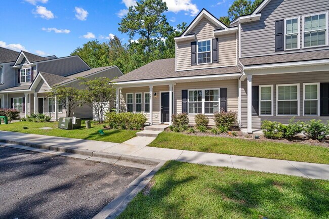 Building Photo - 3 Bedroom 2.5 Bath home in Azalea Square