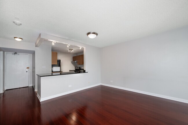 Building Photo - 30 E Huron St