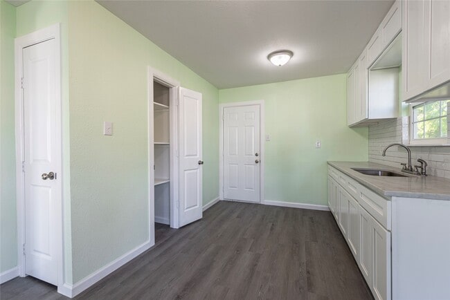 Building Photo - 6309 Anderson St