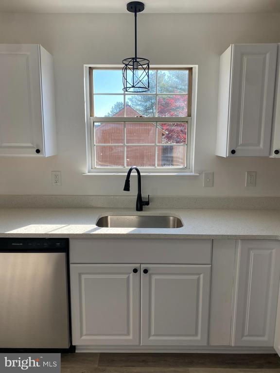 Building Photo - 204 Banbury Terrace