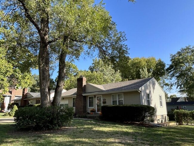 Building Photo - 6321 W 57th Terrace