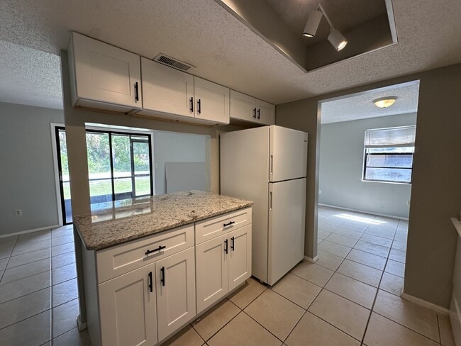 Building Photo - Cedarwood Condominiums
