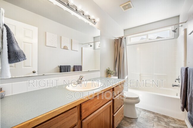 Building Photo - 10563 W Stonecrop Dr