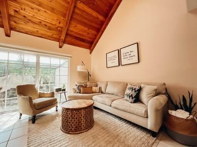 Building Photo - 17 Deer Creek Rd