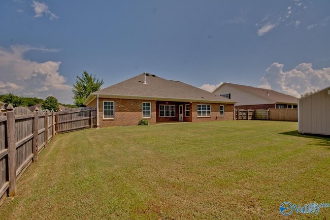 Building Photo - 112 SW Autumn Cove Dr