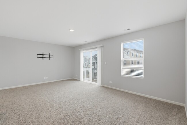 Building Photo - 217 Goldenrod Dr