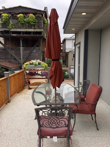 Building Photo - 19 5th Ave