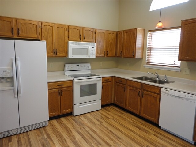 Building Photo - 7440 Chipwood Dr