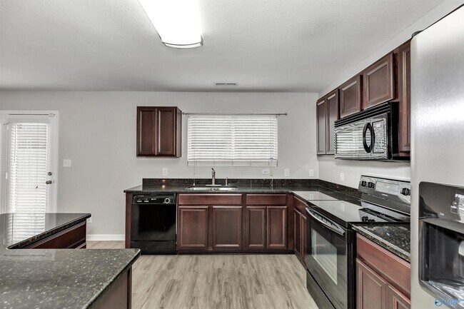 Building Photo - 325 Kenneth Blvd NW