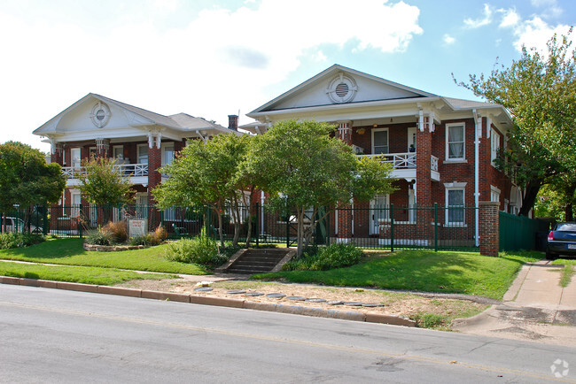 Building Photo - Bishop Court Apts