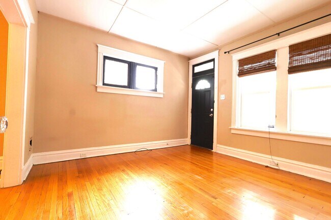 Building Photo - 2204-2206 Portis Ave.