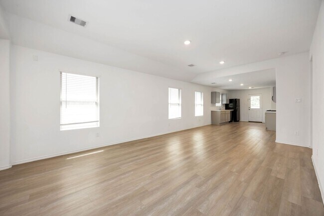 Building Photo - This charming 3-bedroom, 2-bath home, built in 2021