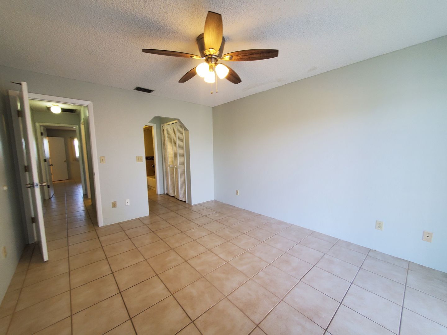 Building Photo - 1 MONTH FREE: SW Area 2/2 on a Fresh water canal - Water included