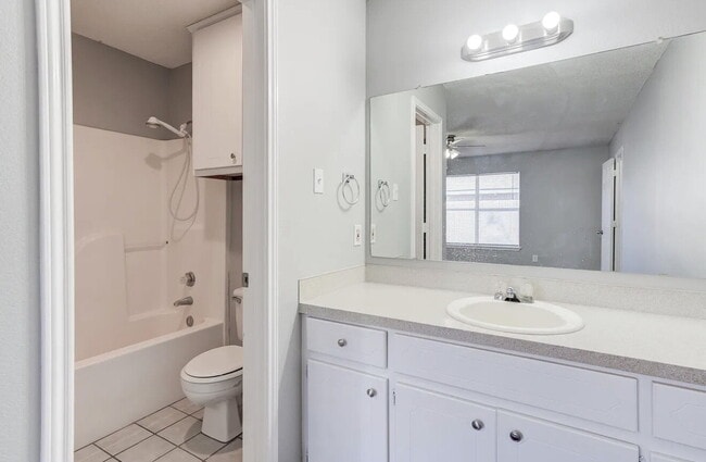 Building Photo - "Charming 3-Bed, 2-Bath Home in Lubbock - 1509 Sq Ft of Comfortable Living!"