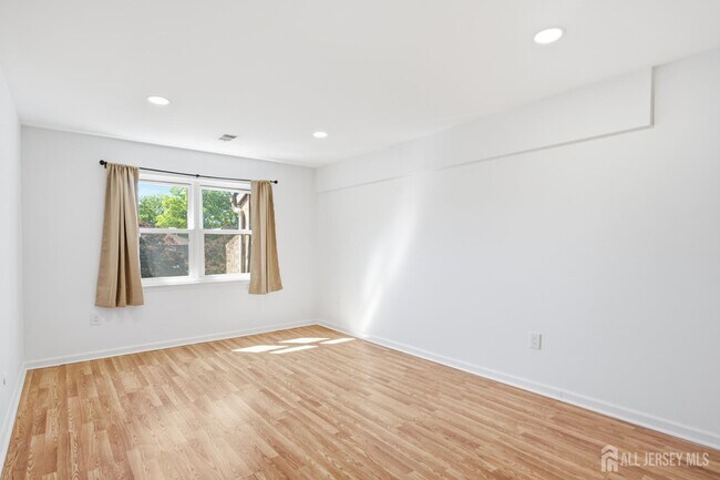 Building Photo - 1719 Raspberry Ct