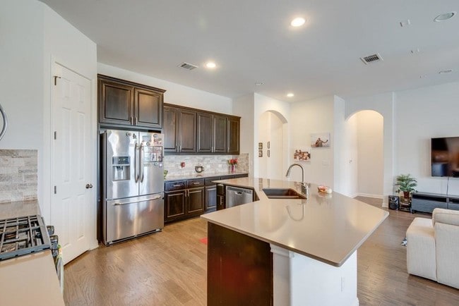 Building Photo - 103 Farola Cove