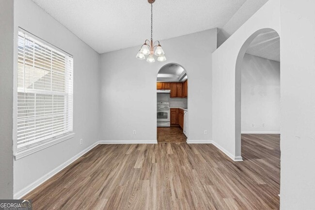Building Photo - 401 Maggie Way