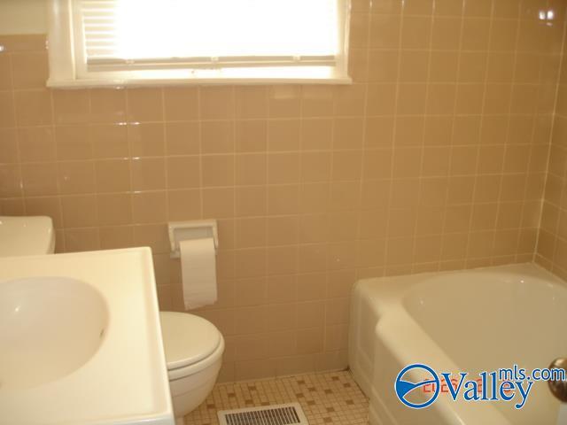 Building Photo - 3319 Barton Ave NW