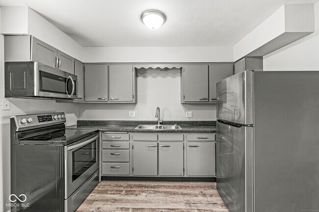 Building Photo - 10291 Medallion Dr