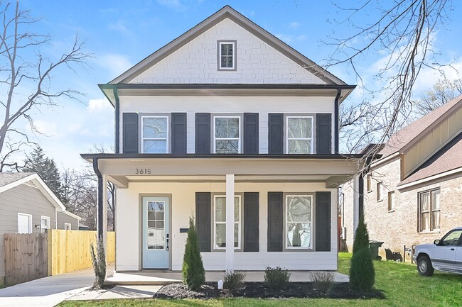 Primary Photo - Beautiful Home For Rent near the Universit...