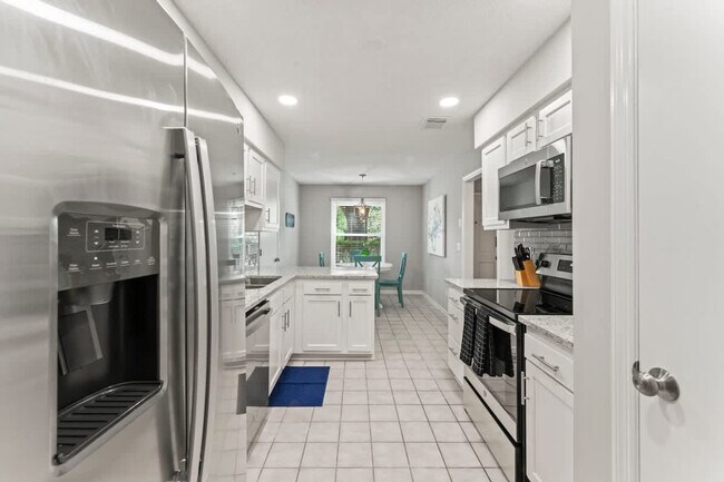 Building Photo - 10383 Chatwood Ct