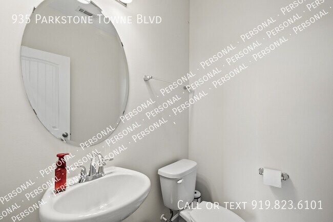 Building Photo - 935 Parkstone Towne Blvd