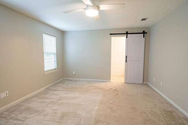 Building Photo - 4679 Inisheer Dr
