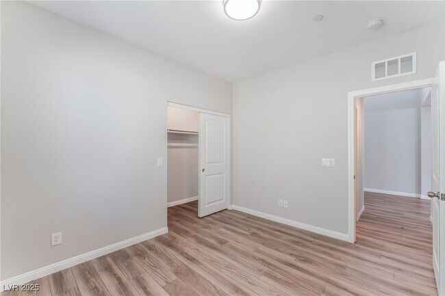 Building Photo - 10602 Enridge Ave