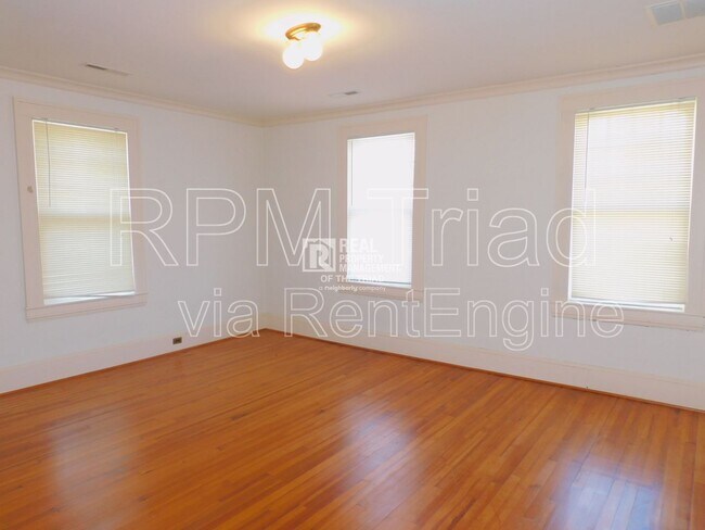 Building Photo - 1224 Glade St NW