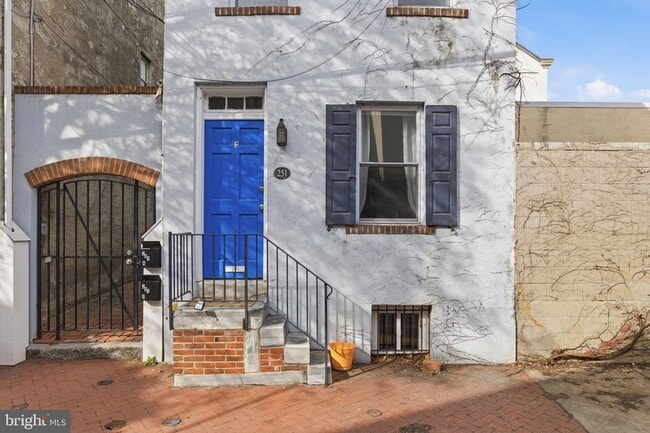 Building Photo - 251 Fulton St