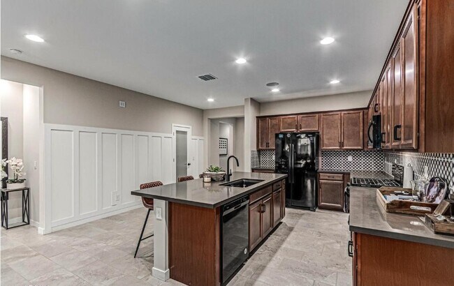 Building Photo - 5059 N 183rd Ln