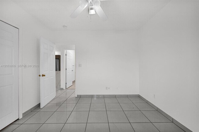 Building Photo - 451 E 37th St