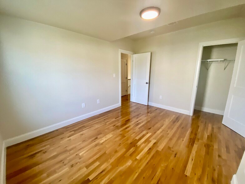 Building Photo - 96 Willis Ave