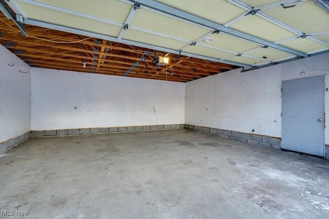 Building Photo - 3 Bedroom 1.5 Bathroom House in Lorain