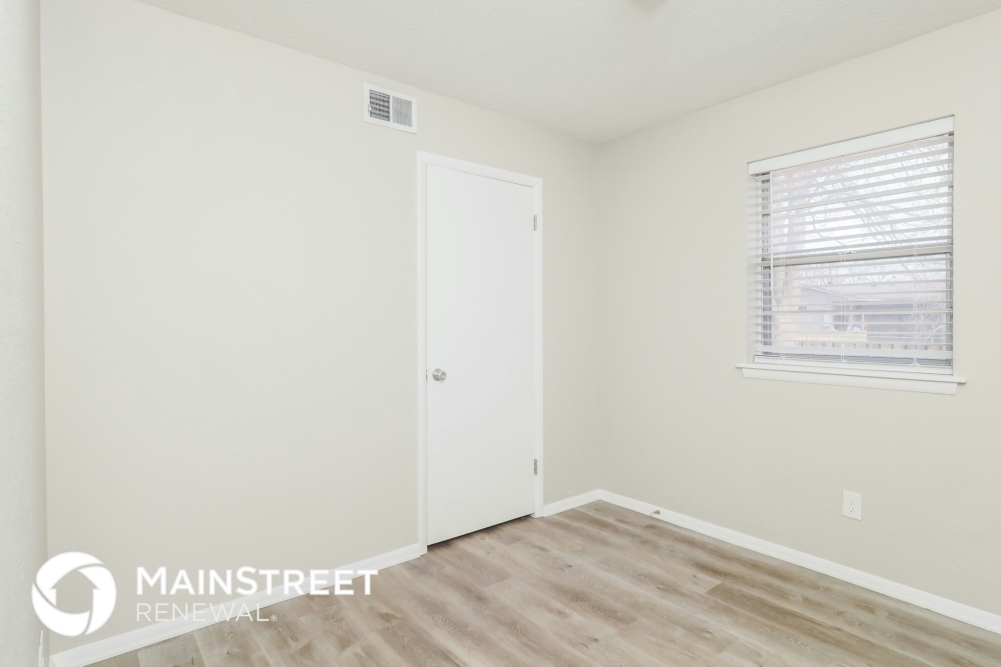 Building Photo - 2600 N Peniel Ave