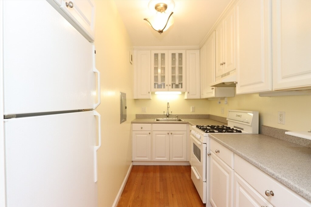 Building Photo - 18 Juniper St