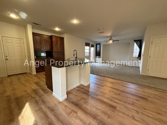 Building Photo - 3055 Brunnet Ln