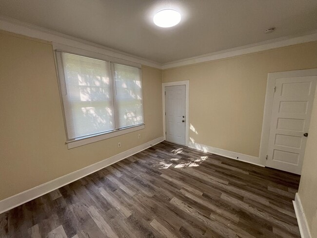 Building Photo - Charming 3-Bedroom Home Near Baton Rouge G...