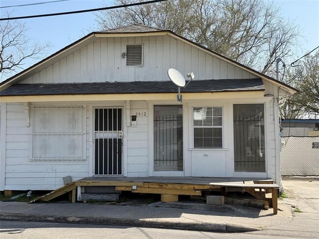 Primary Photo - 2412 Fulton St