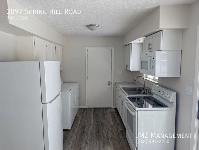 Building Photo - 2897 Spring Hill Dr