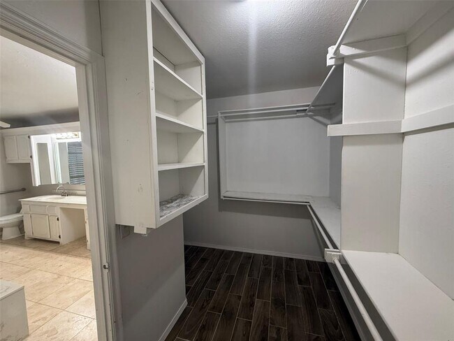 Building Photo - 8521 NW 121st St