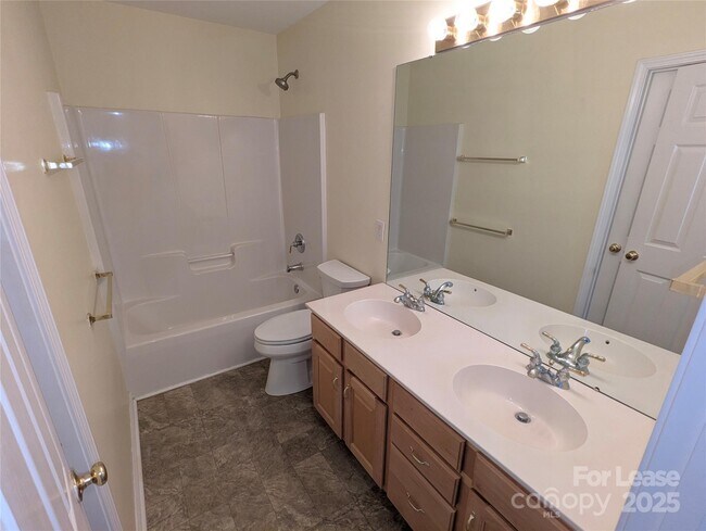 Building Photo - 7711 Epping Forest Dr