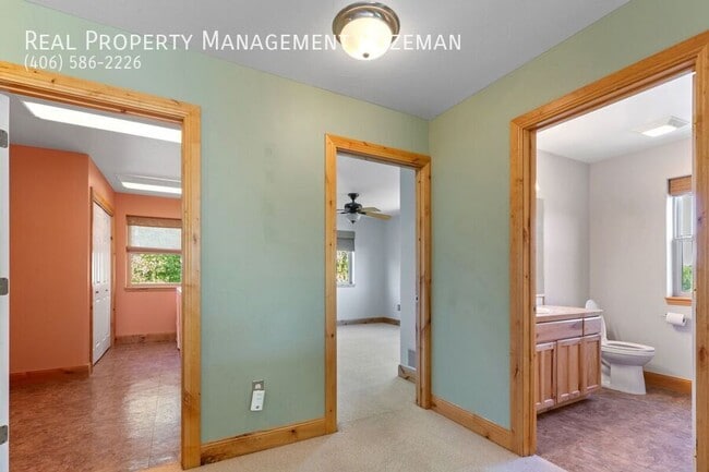 Building Photo - 971 Longbow Ln