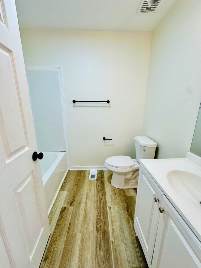 Building Photo - Completely renovated 3BR house in Shelby P...
